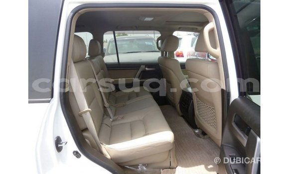 Buy Import Toyota Land Cruiser White Car in Import - Dubai in Barh el Gazel Buy Import Toyota Land Cruiser White Car in Import - Dubai in Barh el Gazel