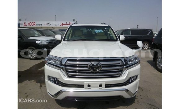 Acheter Import Voiture Toyota Land Cruiser Blanc à Import - Dubai, Barh el Gazel Acheter Import Voiture Toyota Land Cruiser Blanc à Import - Dubai, Barh el Gazel
