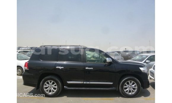 Acheter Import Voiture Toyota Land Cruiser Noir à Import - Dubai, Barh el Gazel Acheter Import Voiture Toyota Land Cruiser Noir à Import - Dubai, Barh el Gazel