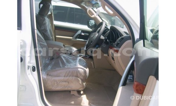 Buy Import Toyota Land Cruiser White Car in Import - Dubai in Barh el Gazel Buy Import Toyota Land Cruiser White Car in Import - Dubai in Barh el Gazel