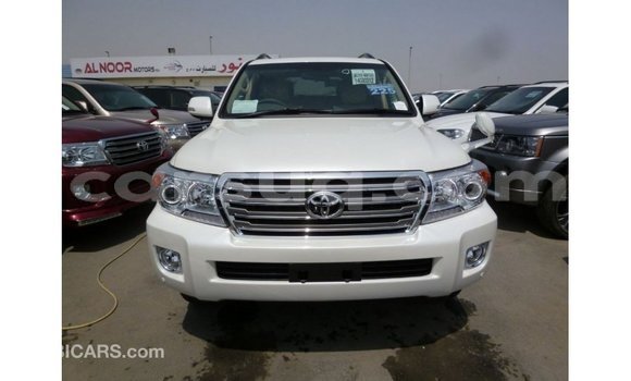 Acheter Import Voiture Toyota Land Cruiser Blanc à Import - Dubai, Barh el Gazel Acheter Import Voiture Toyota Land Cruiser Blanc à Import - Dubai, Barh el Gazel