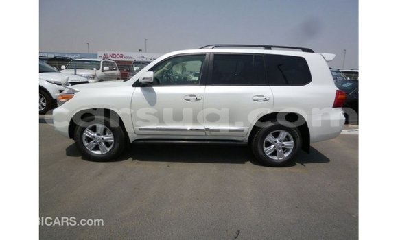 Acheter Import Voiture Toyota Land Cruiser Blanc à Import - Dubai, Barh el Gazel Acheter Import Voiture Toyota Land Cruiser Blanc à Import - Dubai, Barh el Gazel