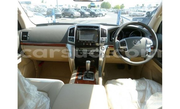 Acheter Import Voiture Toyota Land Cruiser Blanc à Import - Dubai, Barh el Gazel Acheter Import Voiture Toyota Land Cruiser Blanc à Import - Dubai, Barh el Gazel