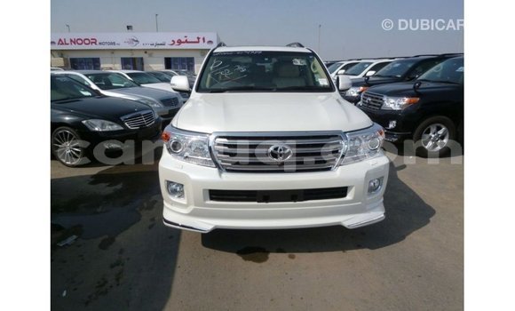 Acheter Import Voiture Toyota Land Cruiser Blanc à Import - Dubai, Barh el Gazel Acheter Import Voiture Toyota Land Cruiser Blanc à Import - Dubai, Barh el Gazel
