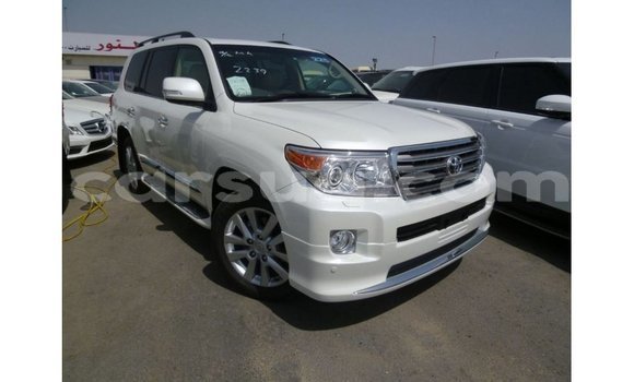 Acheter Import Voiture Toyota Land Cruiser Blanc à Import - Dubai, Barh el Gazel Acheter Import Voiture Toyota Land Cruiser Blanc à Import - Dubai, Barh el Gazel