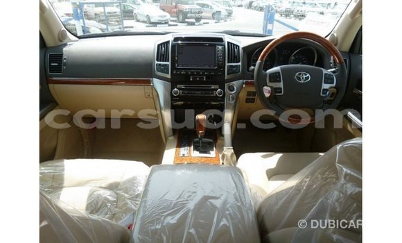 Acheter Import Voiture Toyota Land Cruiser Blanc à Import - Dubai, Barh el Gazel Acheter Import Voiture Toyota Land Cruiser Blanc à Import - Dubai, Barh el Gazel