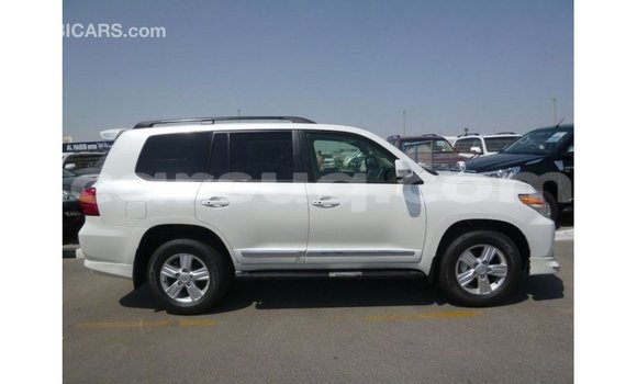 Buy Import Toyota Land Cruiser White Car in Import - Dubai in Barh el Gazel Buy Import Toyota Land Cruiser White Car in Import - Dubai in Barh el Gazel