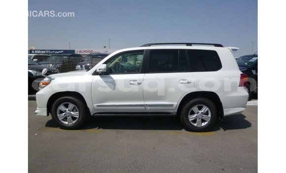 Buy Import Toyota Land Cruiser White Car in Import - Dubai in Barh el Gazel Buy Import Toyota Land Cruiser White Car in Import - Dubai in Barh el Gazel