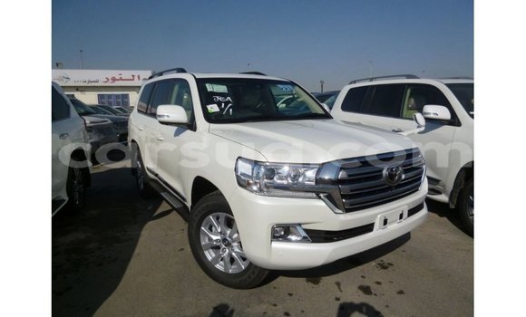 Buy Import Toyota Land Cruiser White Car in Import - Dubai in Barh el Gazel Buy Import Toyota Land Cruiser White Car in Import - Dubai in Barh el Gazel