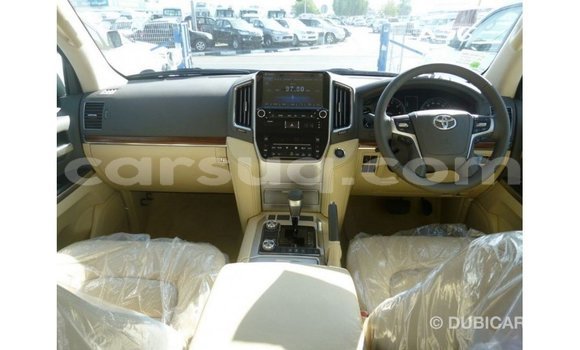 Buy Import Toyota Land Cruiser White Car in Import - Dubai in Barh el Gazel Buy Import Toyota Land Cruiser White Car in Import - Dubai in Barh el Gazel