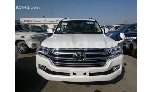 Buy Import Toyota Land Cruiser White Car in Import - Dubai in Barh el Gazel Buy Import Toyota Land Cruiser White Car in Import - Dubai in Barh el Gazel