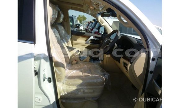 Buy Import Toyota Land Cruiser White Car in Import - Dubai in Barh el Gazel Buy Import Toyota Land Cruiser White Car in Import - Dubai in Barh el Gazel