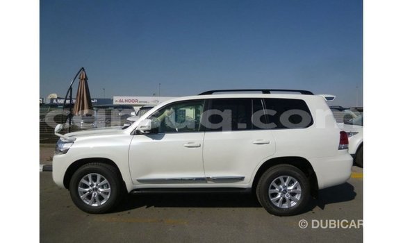 Buy Import Toyota Land Cruiser White Car in Import - Dubai in Barh el Gazel Buy Import Toyota Land Cruiser White Car in Import - Dubai in Barh el Gazel