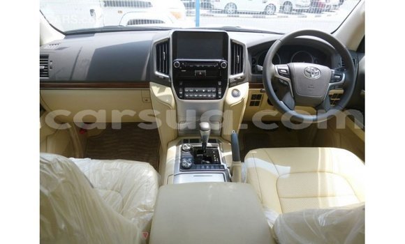 Acheter Import Voiture Toyota Land Cruiser Blanc à Import - Dubai, Barh el Gazel Acheter Import Voiture Toyota Land Cruiser Blanc à Import - Dubai, Barh el Gazel