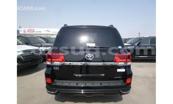 Acheter Import Voiture Toyota Land Cruiser Noir à Import - Dubai, Barh el Gazel Acheter Import Voiture Toyota Land Cruiser Noir à Import - Dubai, Barh el Gazel