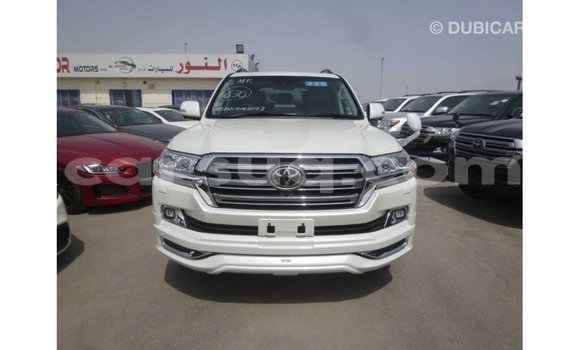 Acheter Import Voiture Toyota Land Cruiser Blanc à Import - Dubai, Barh el Gazel Acheter Import Voiture Toyota Land Cruiser Blanc à Import - Dubai, Barh el Gazel