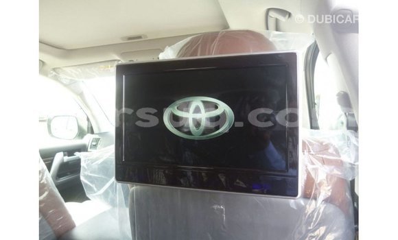 Acheter Import Voiture Toyota Land Cruiser Blanc à Import - Dubai, Barh el Gazel Acheter Import Voiture Toyota Land Cruiser Blanc à Import - Dubai, Barh el Gazel