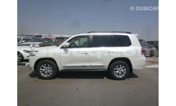 Buy Import Toyota Land Cruiser White Car in Import - Dubai in Barh el Gazel Buy Import Toyota Land Cruiser White Car in Import - Dubai in Barh el Gazel