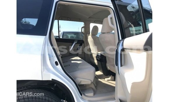 Acheter Import Voiture Toyota Prado Blanc à Import - Dubai, Barh el Gazel Acheter Import Voiture Toyota Prado Blanc à Import - Dubai, Barh el Gazel