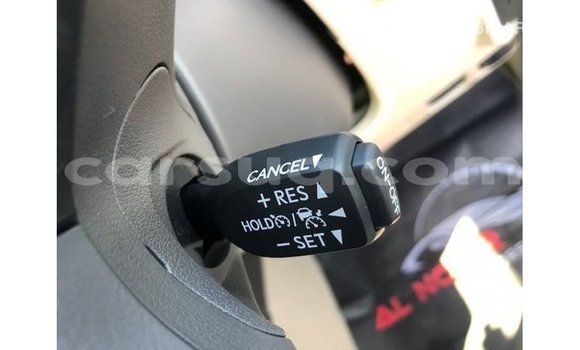 Acheter Import Voiture Toyota Prado Blanc à Import - Dubai, Barh el Gazel Acheter Import Voiture Toyota Prado Blanc à Import - Dubai, Barh el Gazel