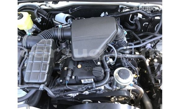 Acheter Import Voiture Toyota Prado Blanc à Import - Dubai, Barh el Gazel Acheter Import Voiture Toyota Prado Blanc à Import - Dubai, Barh el Gazel