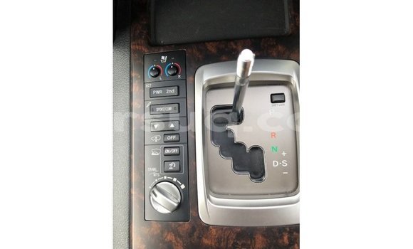 Acheter Import Voiture Toyota Land Cruiser Blanc à Import - Dubai, Barh el Gazel Acheter Import Voiture Toyota Land Cruiser Blanc à Import - Dubai, Barh el Gazel