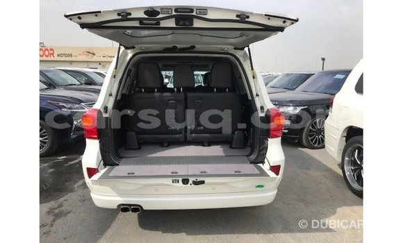 Acheter Import Voiture Toyota Land Cruiser Blanc à Import - Dubai, Barh el Gazel Acheter Import Voiture Toyota Land Cruiser Blanc à Import - Dubai, Barh el Gazel