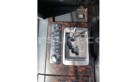 Acheter Import Voiture Toyota Land Cruiser Blanc à Import - Dubai, Barh el Gazel Acheter Import Voiture Toyota Land Cruiser Blanc à Import - Dubai, Barh el Gazel