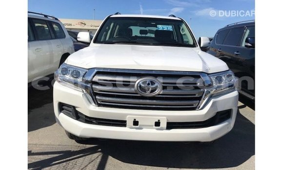Acheter Import Voiture Toyota Land Cruiser Blanc à Import - Dubai, Barh el Gazel Acheter Import Voiture Toyota Land Cruiser Blanc à Import - Dubai, Barh el Gazel