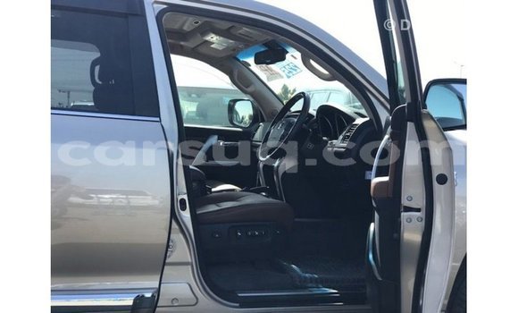 Acheter Import Voiture Toyota Land Cruiser Autre à Import - Dubai, Barh el Gazel Acheter Import Voiture Toyota Land Cruiser Autre à Import - Dubai, Barh el Gazel