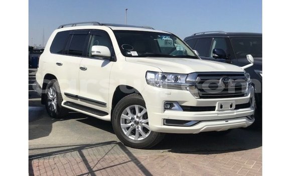 Acheter Import Voiture Toyota Land Cruiser Blanc à Import - Dubai, Barh el Gazel Acheter Import Voiture Toyota Land Cruiser Blanc à Import - Dubai, Barh el Gazel