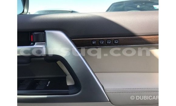 Acheter Import Voiture Toyota Land Cruiser Blanc à Import - Dubai, Barh el Gazel Acheter Import Voiture Toyota Land Cruiser Blanc à Import - Dubai, Barh el Gazel