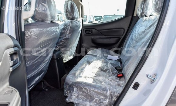 Buy Import Mitsubishi L200 White Car in Import - Dubai in Barh el Gazel Buy Import Mitsubishi L200 White Car in Import - Dubai in Barh el Gazel