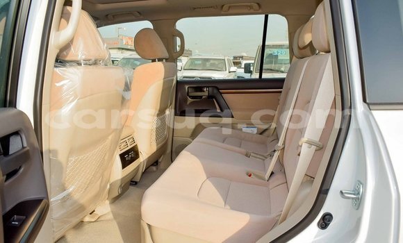 Buy Import Toyota Land Cruiser White Car in Import - Dubai in Barh el Gazel Buy Import Toyota Land Cruiser White Car in Import - Dubai in Barh el Gazel