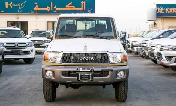 Buy Import Toyota Land Cruiser Beige Car in Import - Dubai in Barh el Gazel Buy Import Toyota Land Cruiser Beige Car in Import - Dubai in Barh el Gazel