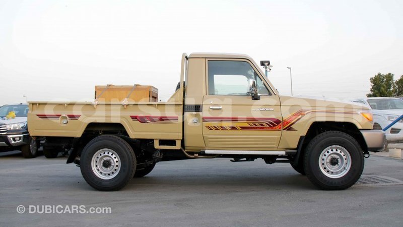 Big with watermark toyota land cruiser barh el gazel import dubai 2589