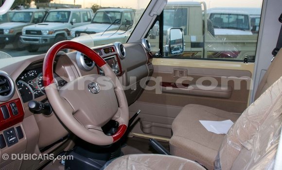 Buy Import Toyota Land Cruiser Beige Car in Import - Dubai in Barh el Gazel Buy Import Toyota Land Cruiser Beige Car in Import - Dubai in Barh el Gazel