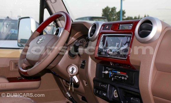 Buy Import Toyota Land Cruiser Beige Car in Import - Dubai in Barh el Gazel Buy Import Toyota Land Cruiser Beige Car in Import - Dubai in Barh el Gazel