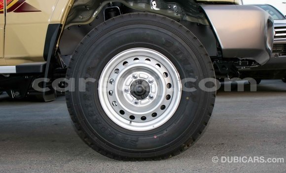 Buy Import Toyota Land Cruiser Beige Car in Import - Dubai in Barh el Gazel Buy Import Toyota Land Cruiser Beige Car in Import - Dubai in Barh el Gazel