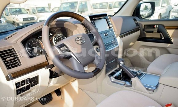 Buy Import Toyota Land Cruiser White Car in Import - Dubai in Barh el Gazel Buy Import Toyota Land Cruiser White Car in Import - Dubai in Barh el Gazel