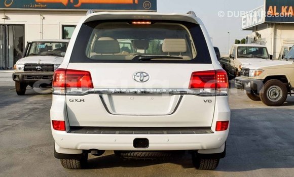 Buy Import Toyota Land Cruiser White Car in Import - Dubai in Barh el Gazel Buy Import Toyota Land Cruiser White Car in Import - Dubai in Barh el Gazel