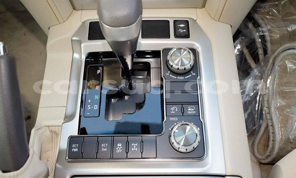 Buy Import Toyota Land Cruiser White Car in Import - Dubai in Barh el Gazel Buy Import Toyota Land Cruiser White Car in Import - Dubai in Barh el Gazel