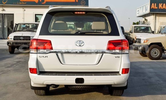 Buy Import Toyota Land Cruiser White Car in Import - Dubai in Barh el Gazel Buy Import Toyota Land Cruiser White Car in Import - Dubai in Barh el Gazel