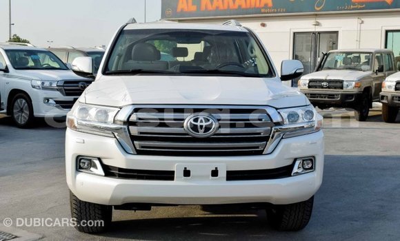 Acheter Import Voiture Toyota Land Cruiser Blanc à Import - Dubai, Barh el Gazel Acheter Import Voiture Toyota Land Cruiser Blanc à Import - Dubai, Barh el Gazel