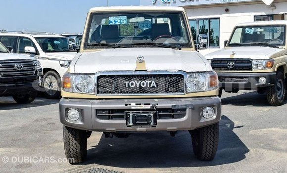 Acheter Import Voiture Toyota Land Cruiser Beige à Import - Dubai, Barh el Gazel Acheter Import Voiture Toyota Land Cruiser Beige à Import - Dubai, Barh el Gazel