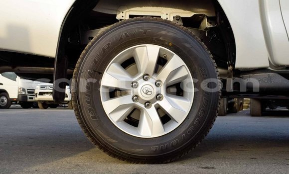 Buy Import Toyota Hilux White Car in Import - Dubai in Barh el Gazel Buy Import Toyota Hilux White Car in Import - Dubai in Barh el Gazel