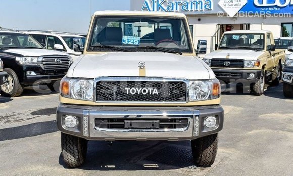 Acheter Import Voiture Toyota Land Cruiser Beige à Import - Dubai, Barh el Gazel Acheter Import Voiture Toyota Land Cruiser Beige à Import - Dubai, Barh el Gazel