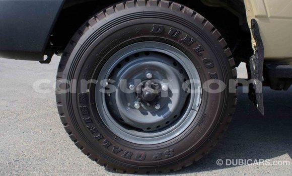 Buy Import Toyota Land Cruiser Beige Car in Import - Dubai in Barh el Gazel Buy Import Toyota Land Cruiser Beige Car in Import - Dubai in Barh el Gazel