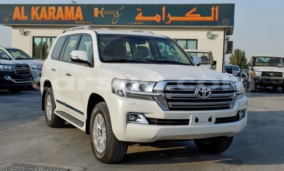 Buy Import Toyota Land Cruiser White Car in Import - Dubai in Barh el Gazel Buy Import Toyota Land Cruiser White Car in Import - Dubai in Barh el Gazel