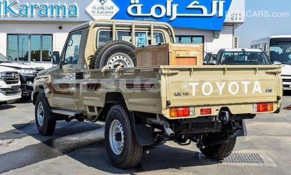Acheter Import Voiture Toyota Land Cruiser Beige à Import - Dubai, Barh el Gazel Acheter Import Voiture Toyota Land Cruiser Beige à Import - Dubai, Barh el Gazel
